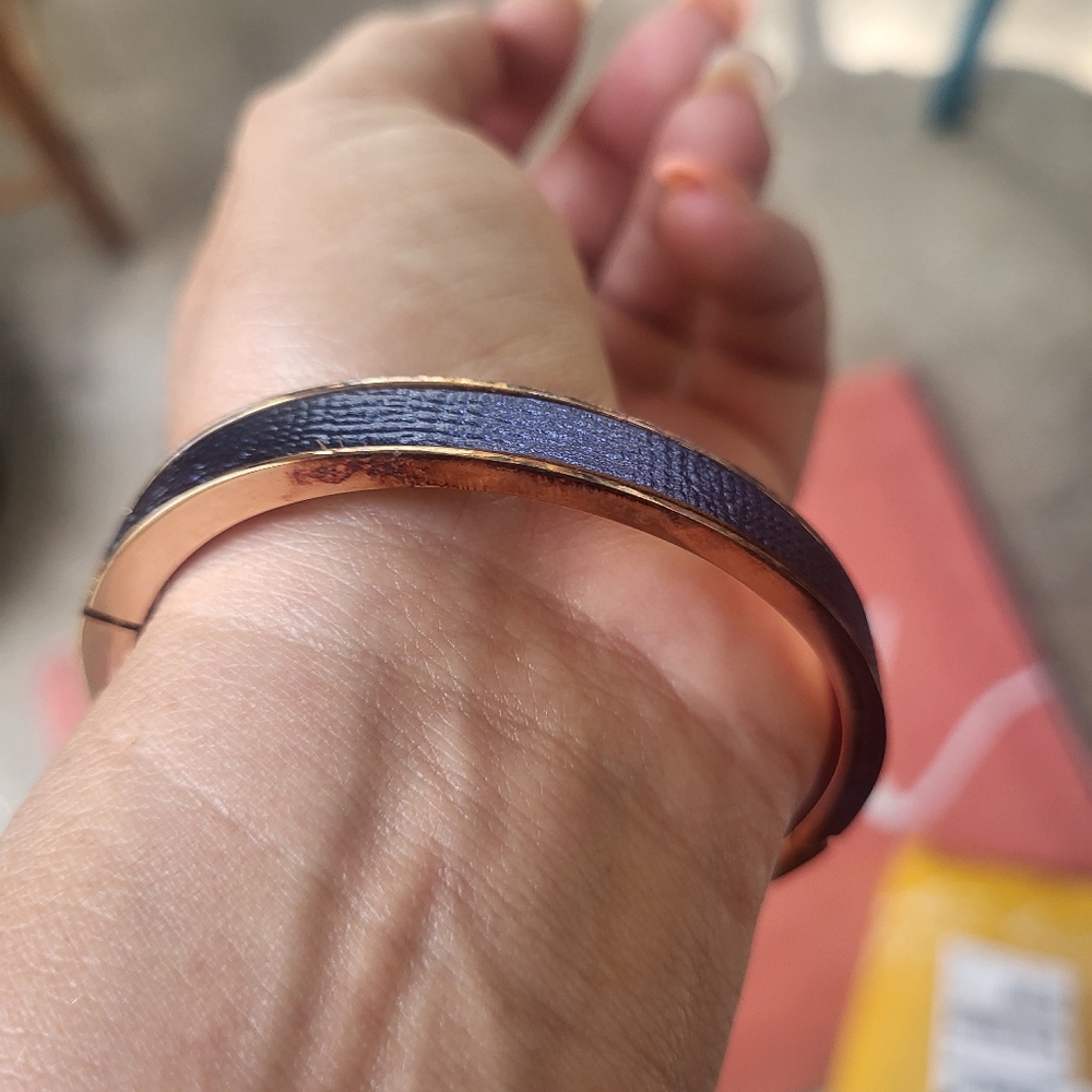 BRAND NEW Purple Black Irredecent Coach Bangle - Picture 3 of 7